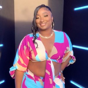 Meet your Posher, Shantita